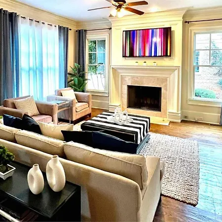 Luxury Buckhead Executive Oasis For Family Or Work Villa